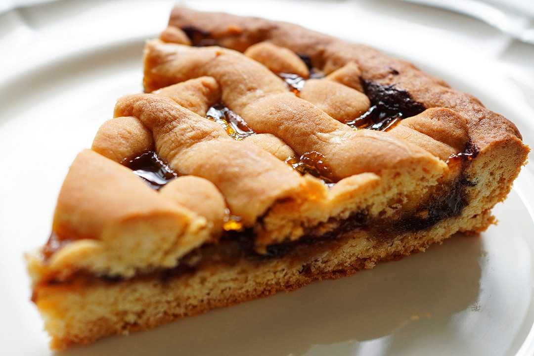 Crostata di marmellata, la ricetta semplice per una consistenza morbida