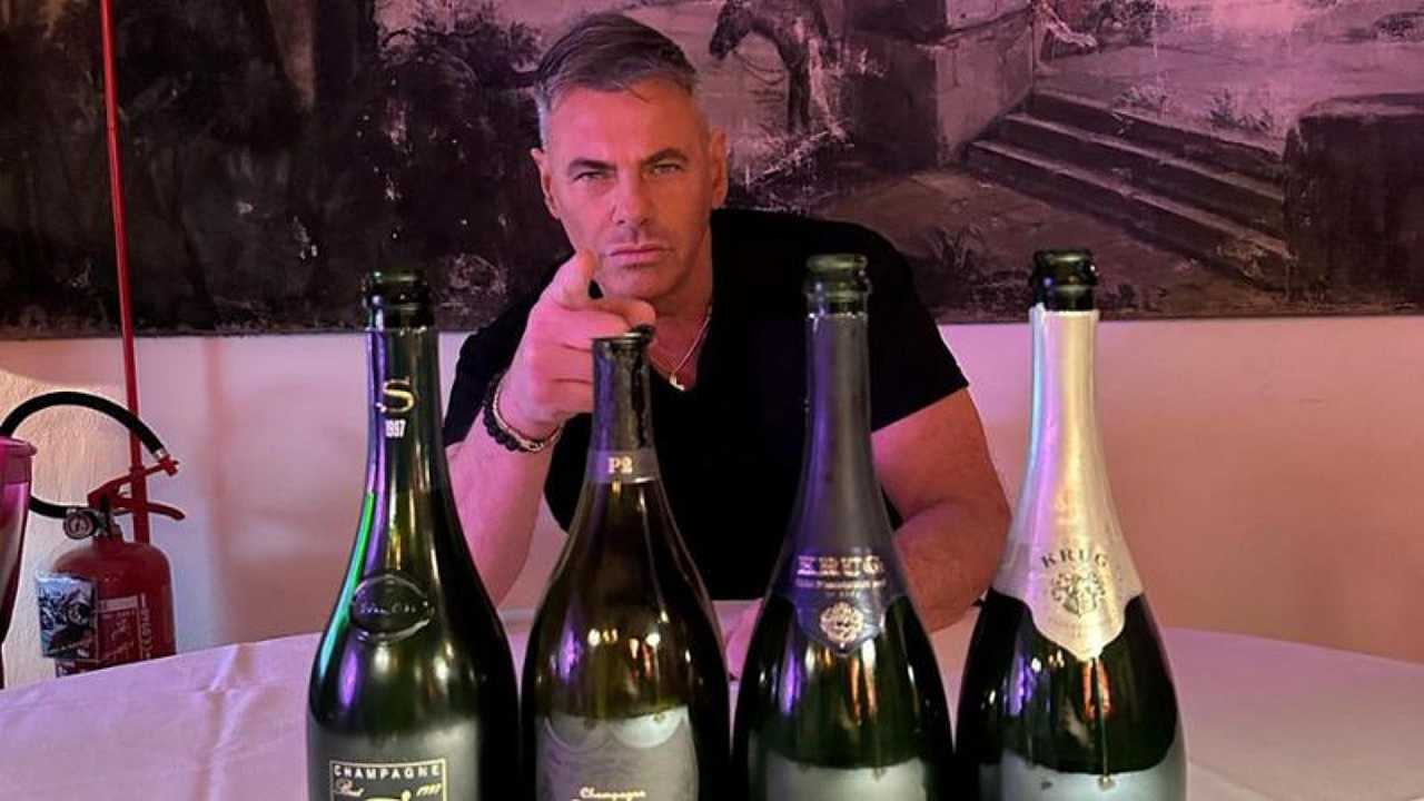 Alla “Gintoneria di Davide” escort, cocaina e champagne, anche delivery