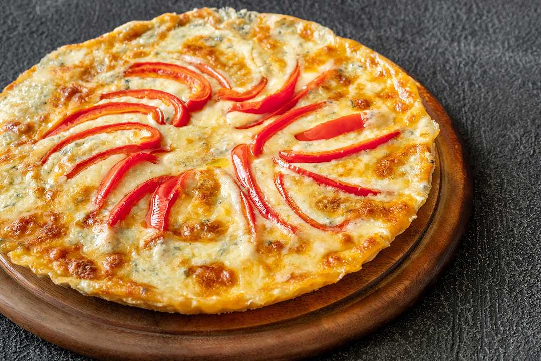 Torta salata con peperoni, una ricetta facile e gustosa