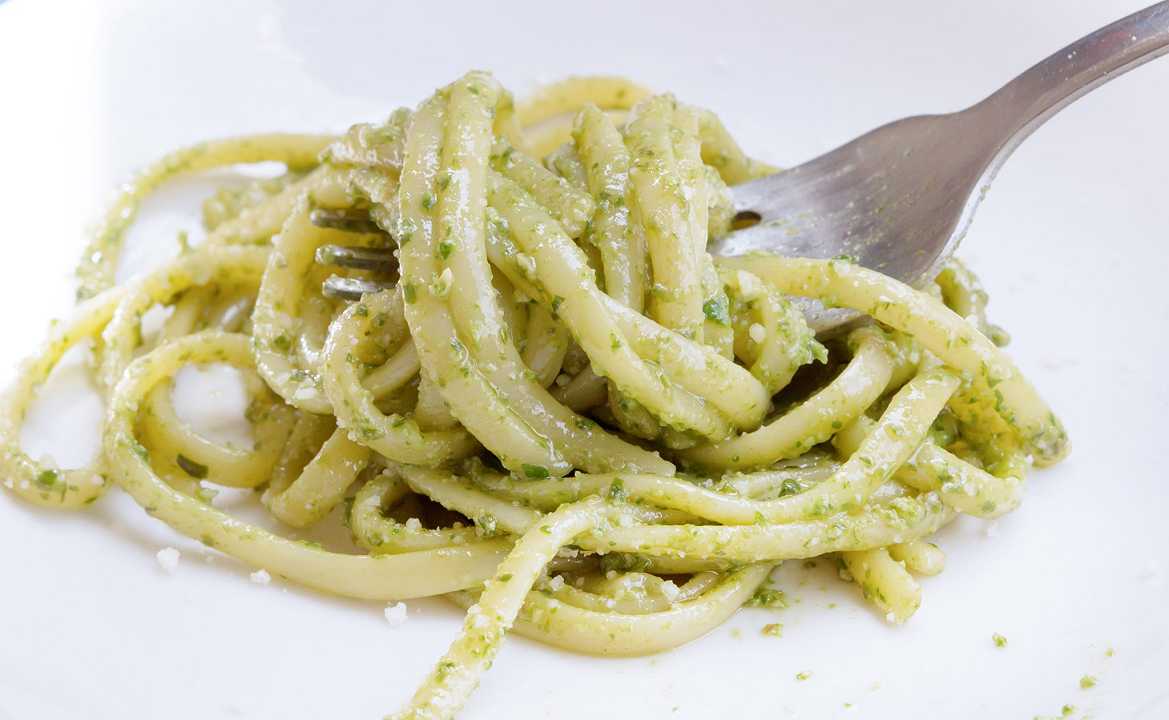 Trenette al pesto, la ricetta originale con patate e fagiolini