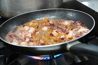 Cuocete i calamari in umido