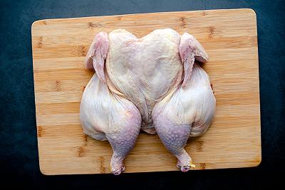 Preparate il pollo marinato