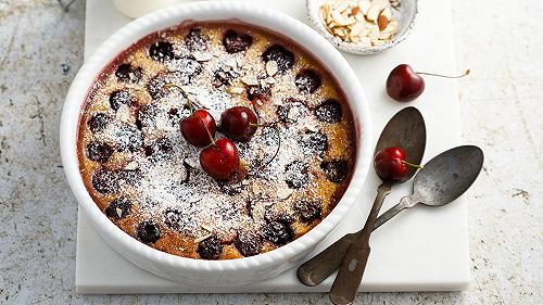 Clafoutis di ciliegie, la ricetta del dolce francese delle nonne