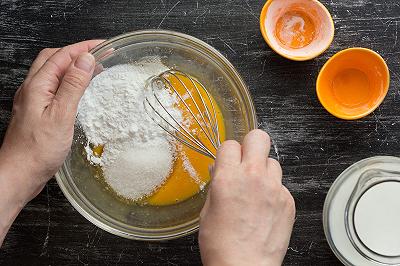 Preparate la crema pasticcera