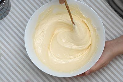 Preparate l'impasto per la torta margherita