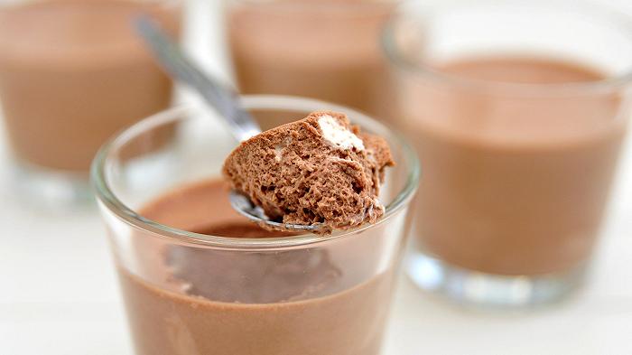 Mousse al cioccolato, la ricetta di un dessert veloce e sottovalutato