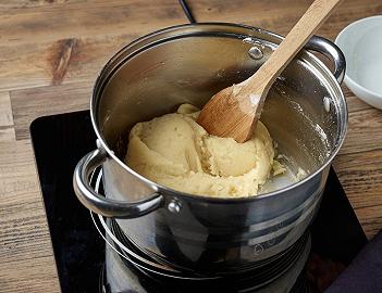 Preparate l'impasto per i bignè