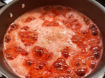 Preparate la bagna alle fragole