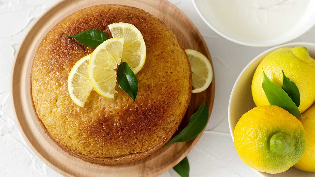 Torta al limone, la ricetta per farla soffice