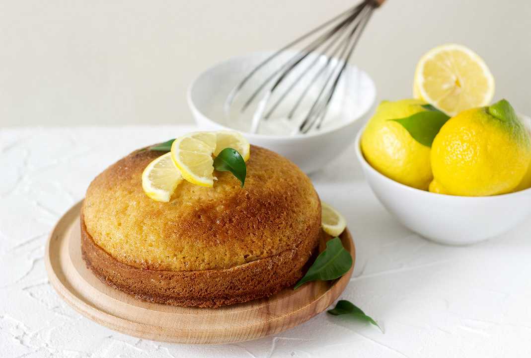 Torta al limone, la ricetta per farla soffice