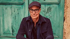 Perché i programmi di cucina italiani dovrebbero ripartire da Stanley Tucci (a cui abbiamo un solo appunto da fare)