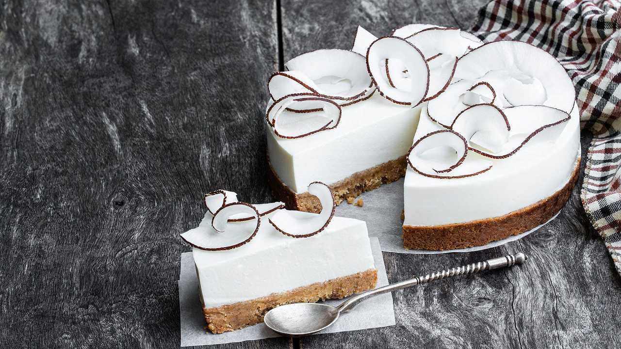 Cheesecake al cocco, la ricetta senza cottura