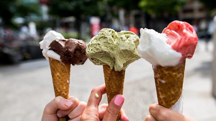 Fare il gelato costa troppo? Basta usare ingredienti migliori: a Dritto e Rovescio va in onda l’utopia