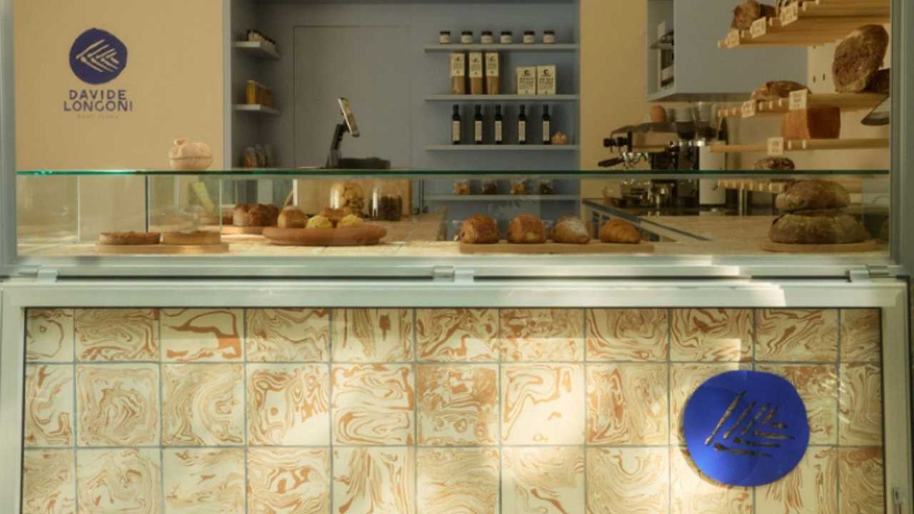 Nel nuovo punto vendita di Davide Longoni si parla di pane, caffè e design