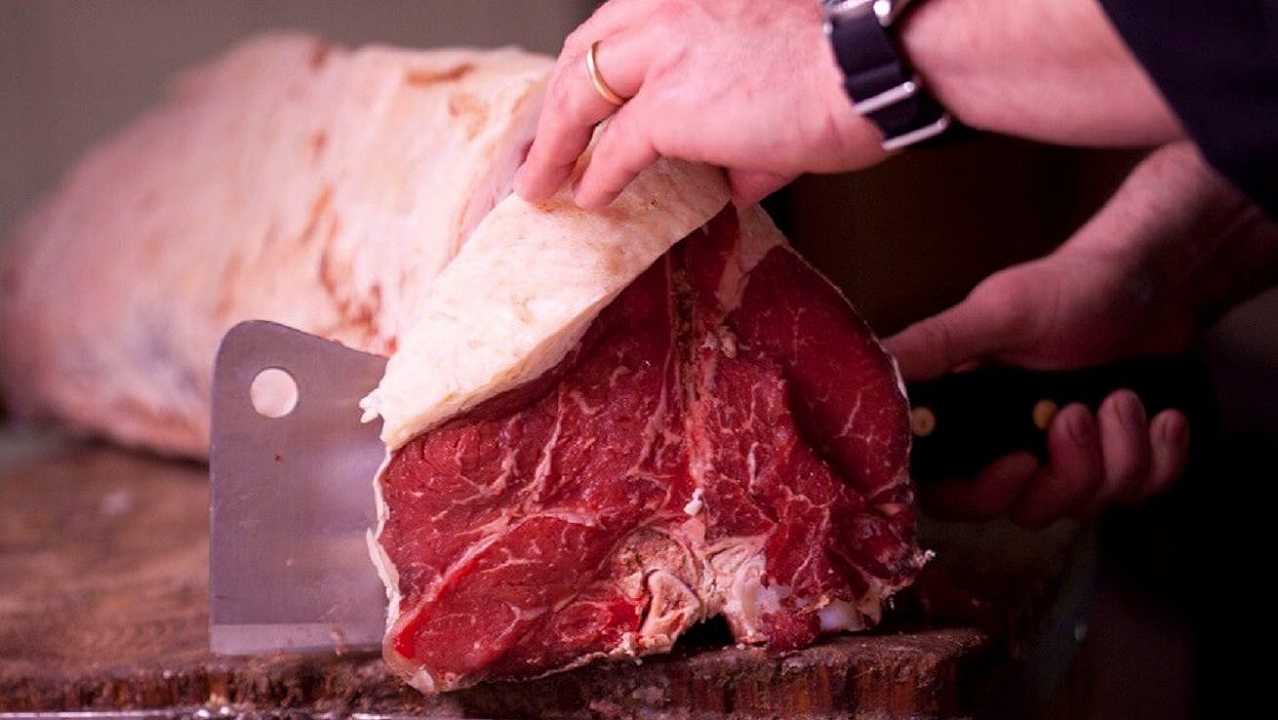 La bistecca alla fiorentina si presenta a Bruxelles, ma con la carne sbagliata
