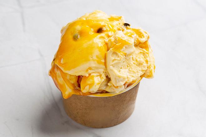 gelato al passion fruit
