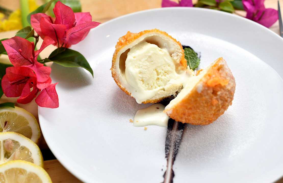 Gelato fritto, la ricetta di un dolce che sorprende