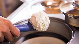 In parlamento stanno litigando per decidere se mettere il gelato in mensa