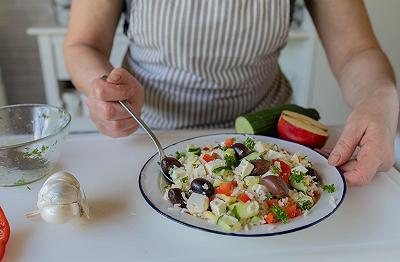 Mescolate il riso con gli ingredienti