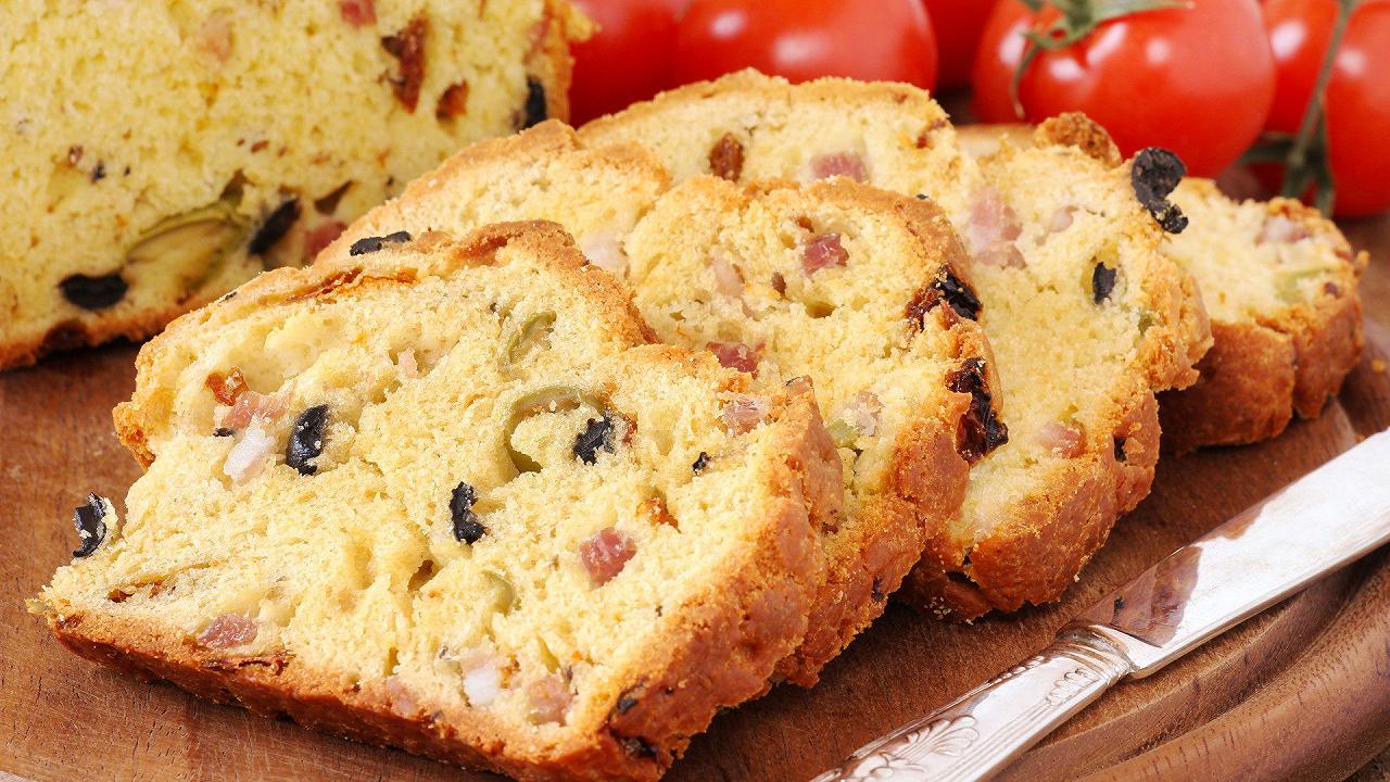 Plumcake salato, la ricetta base anche in versione light
