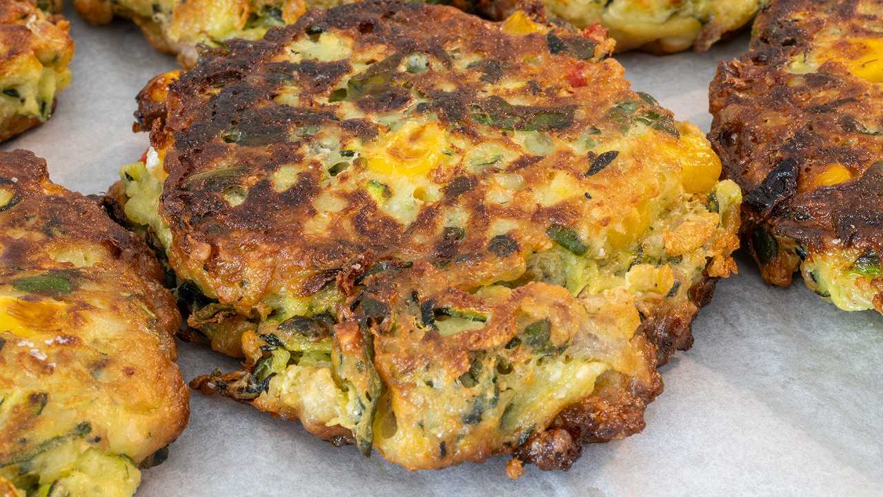 Polpette di zucchine e ricotta, la ricetta al forno o in padella