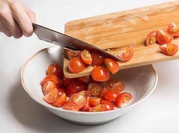 Tagliate i pomodorini