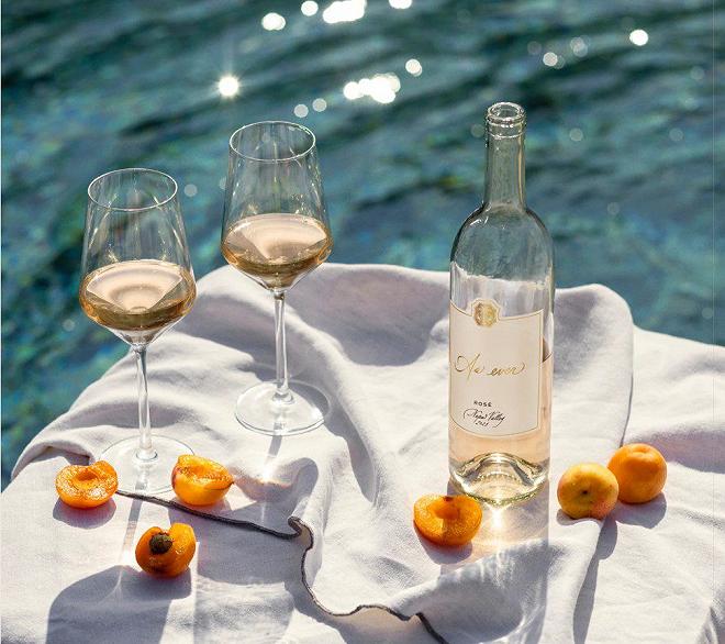 vino rosé Meghan Markle