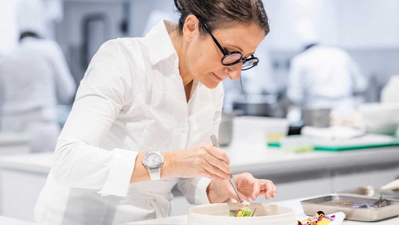 Anne-Sophie Pic è la prima donna chef a portare nello spazio la propria cucina