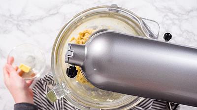 Iniziate a impastare la brioche