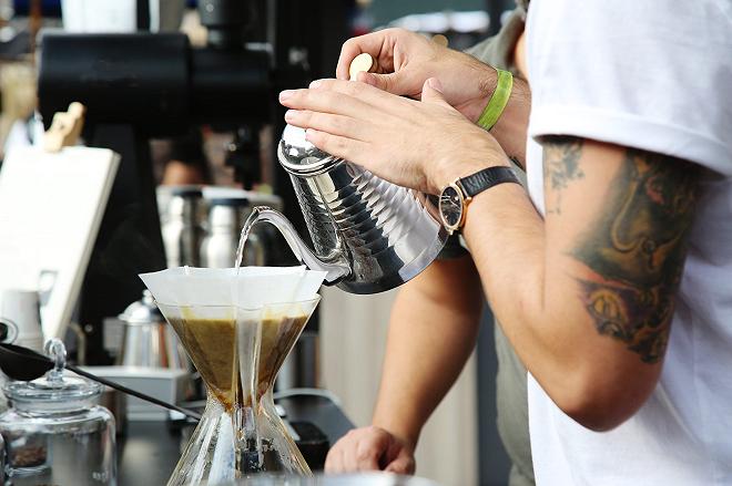 Barista,Preparing,Coffee,At,Coffee,Shop,Restaurant.,Drip,Brewing,,Filtered