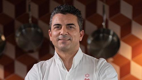 I post ai camerati dello chef Paolo Cappuccio, il tatuaggio col fascio (e la svastica) e l’uso creativo della Stella Michelin