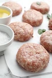 Formate gli hamburger di pollo