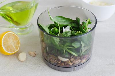 Mettete gli ingredienti nel frullatore