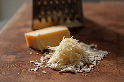 Aggiungete il formaggio grattugiato