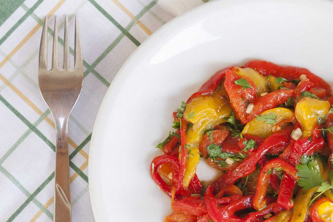 Peperoni fritti, la ricetta in padella pronta in 20 minuti
