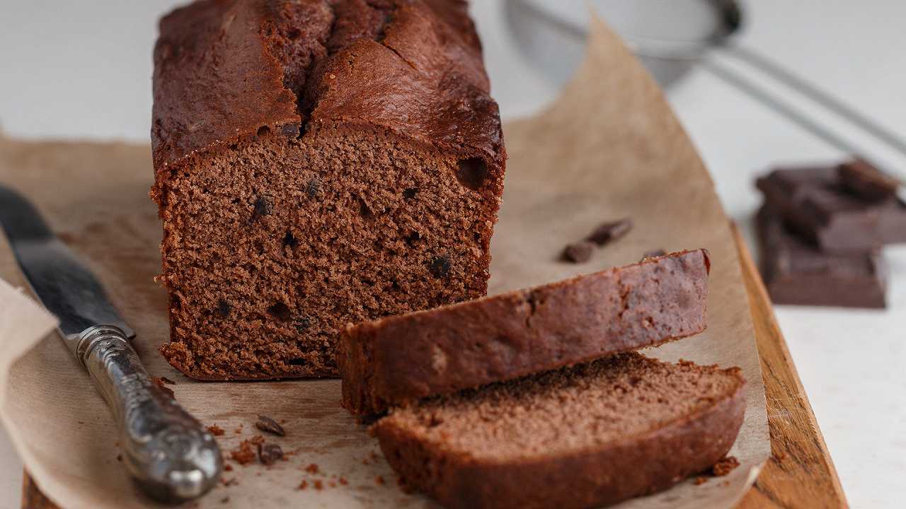 Plumcake al cioccolato, la ricetta coi trucchi per farlo morbido