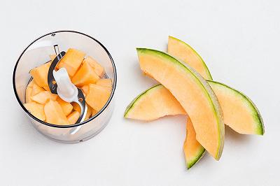 Frullate il melone e congelate tutto