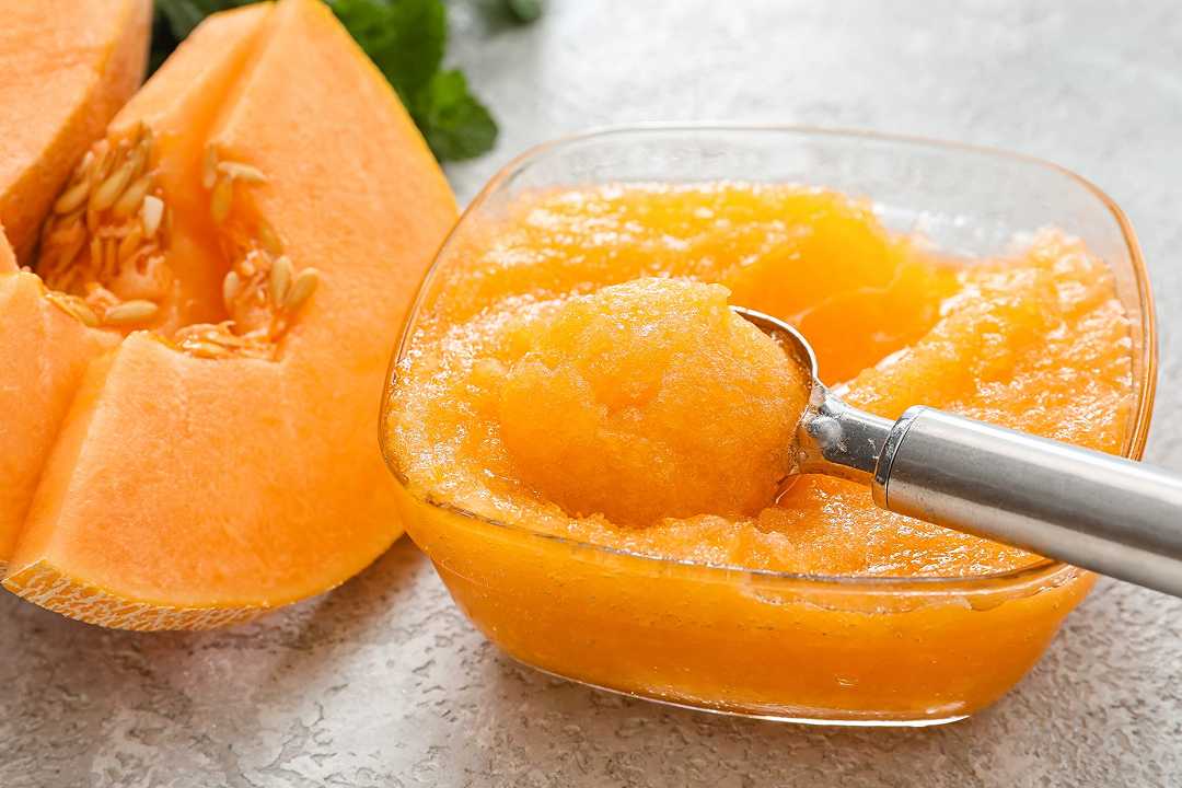 Sorbetto al melone, una ricetta facile coi consigli per farlo cremoso