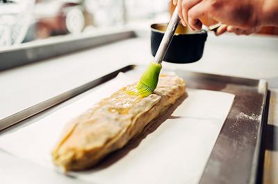 Formate e cuocete lo strudel di verdure