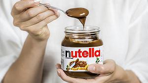 Per l’ex campione del ciclismo Jan Ullrich non c’è niente di meglio che bere Nutella dal barattolo