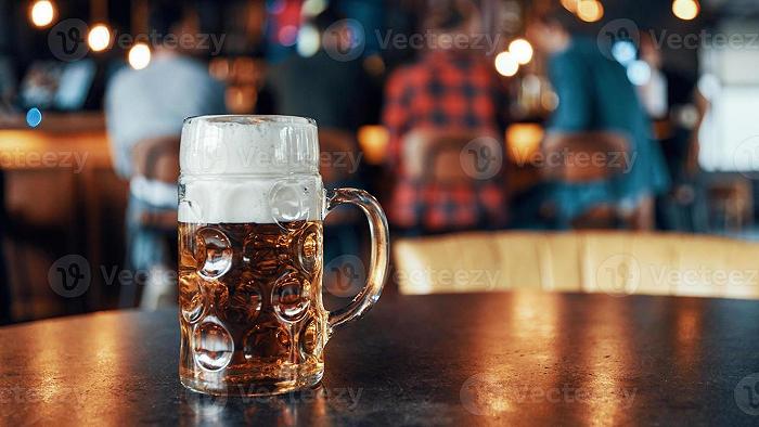 Gli italiani bevono sempre meno birra (alcolica): i dati annuali di Assobirra