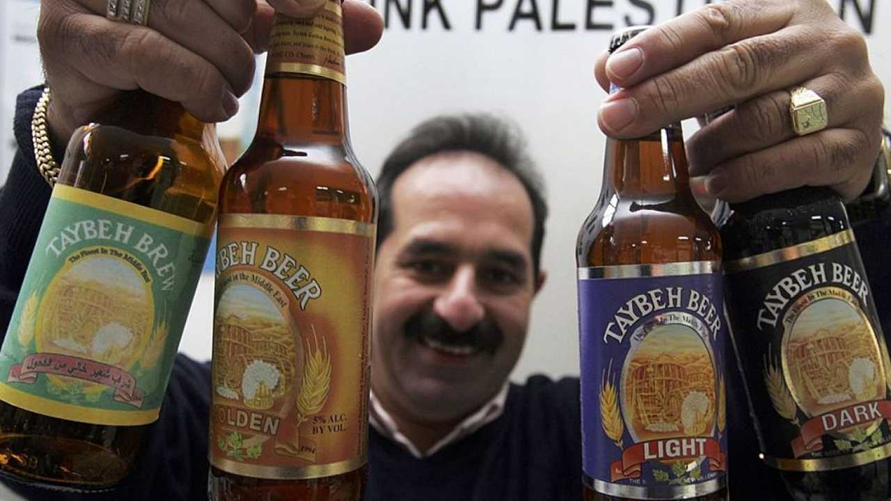 Una catena di supermercati ha bandito i prodotti israeliani e si è messa a vendere birra palestinese