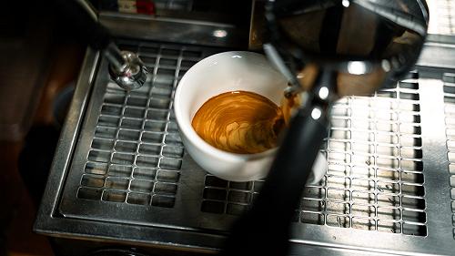 Se bar e pasticcerie pagano di più un caffè, non per forza devono ridurre la marginalità