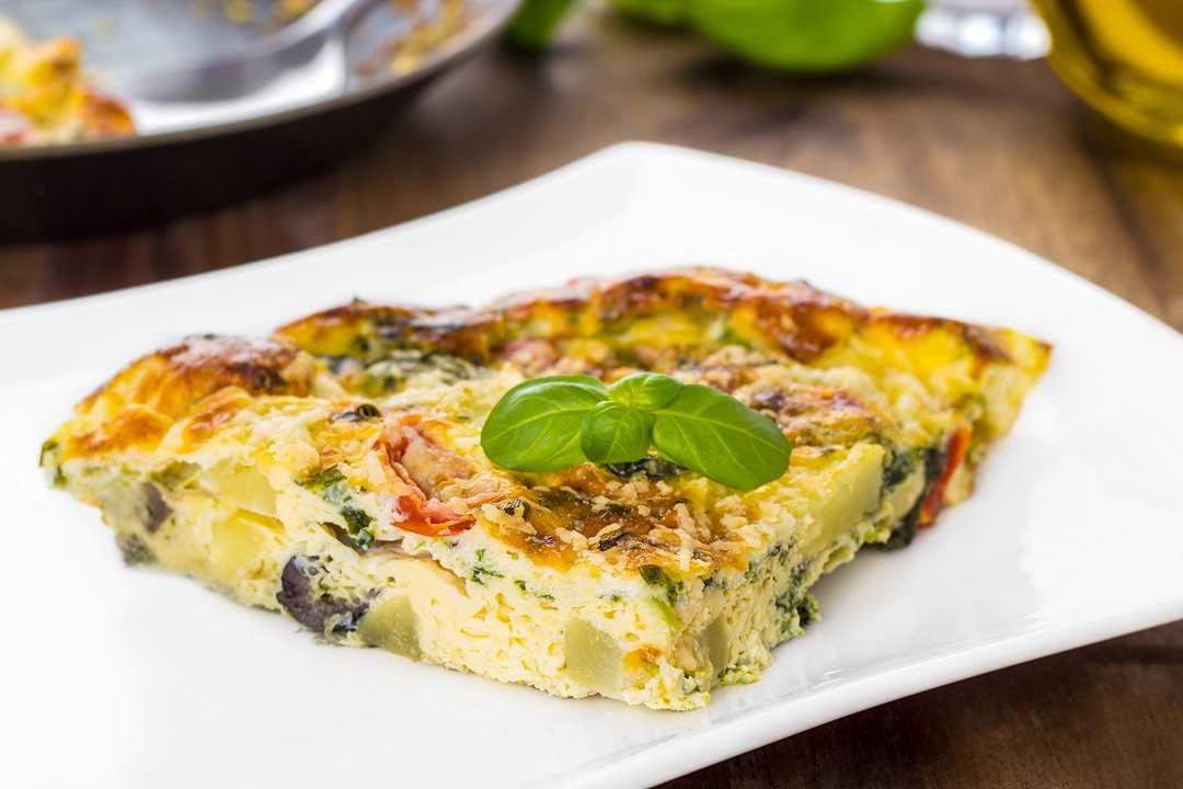 Frittata di zucchine, la ricetta per farla morbida in padella