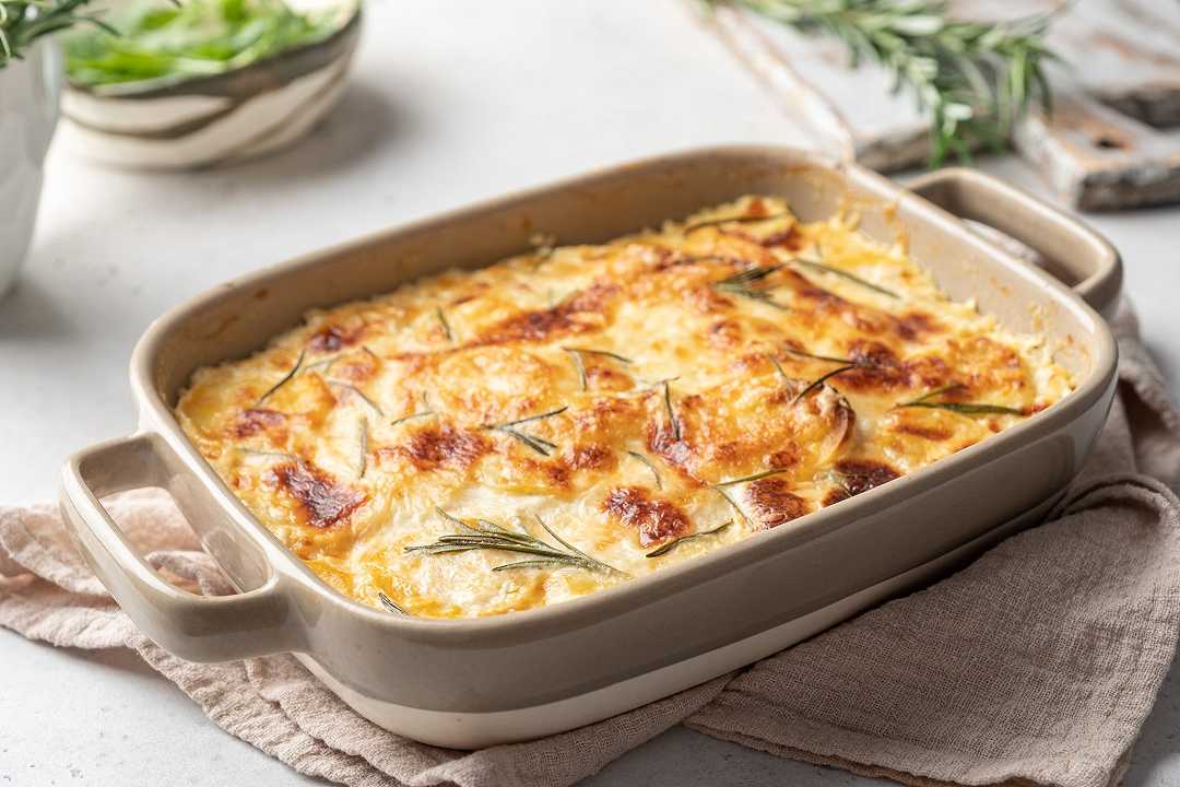 Gratin di patate, la ricetta del contorno filante
