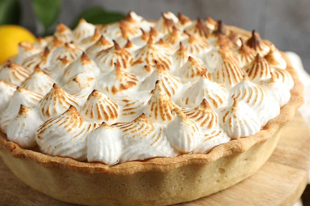 Lemon meringue pie, la ricetta della torta meringata al limone