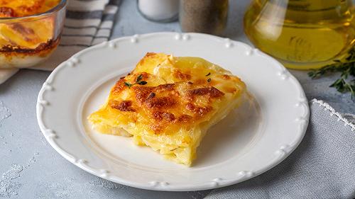 Millefoglie di patate, la ricetta al forno con la crosticina croccante