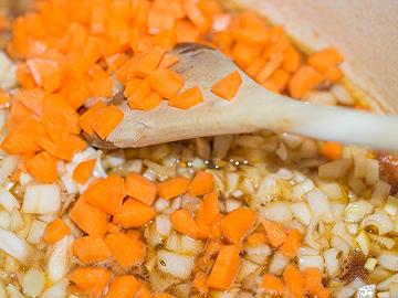 Preparate il soffritto