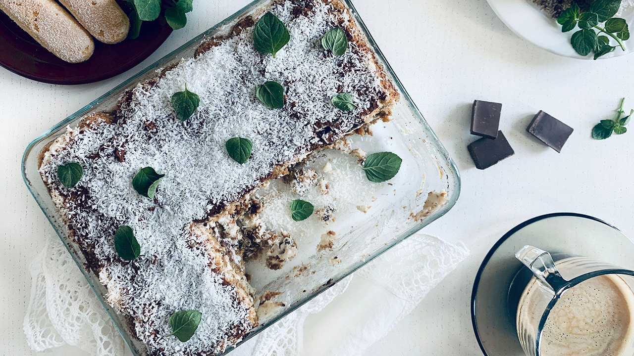 Tiramisù al cocco, la ricetta senza uova