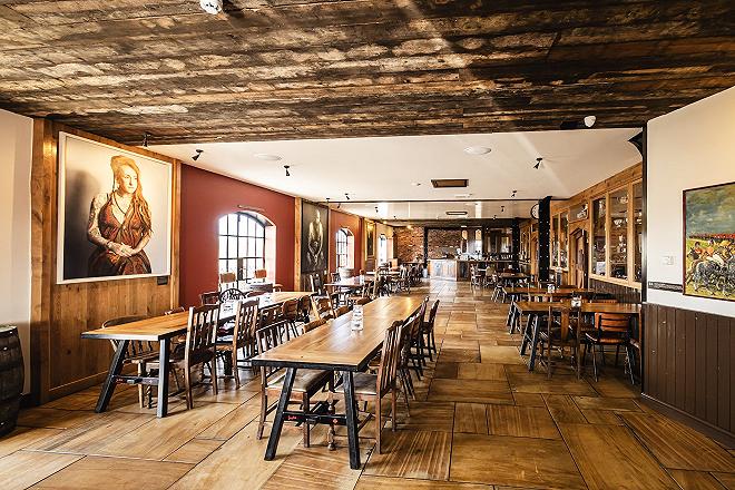 Crown Wharf interno pub